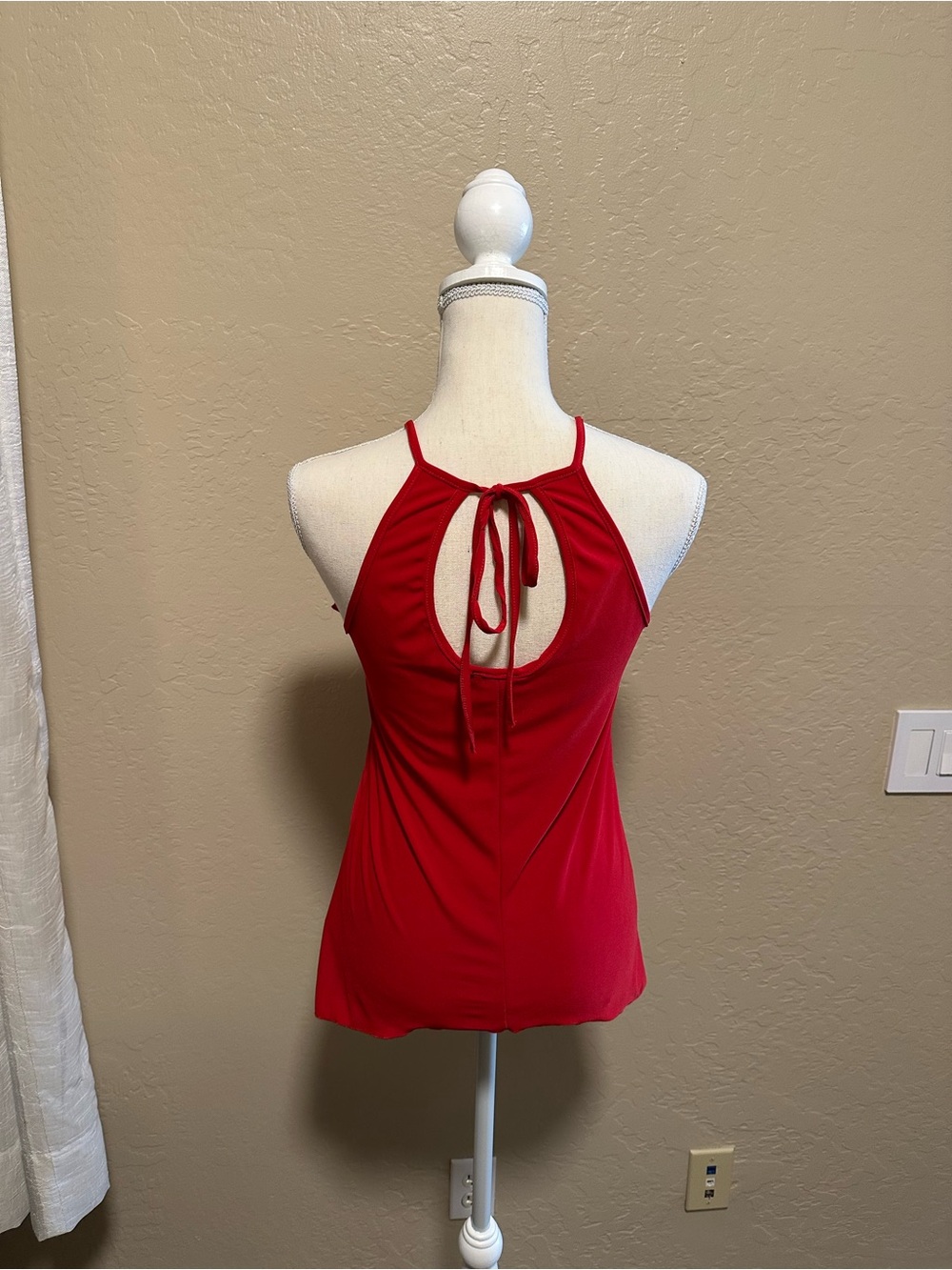 VENUS Red Ruffle Halter Top - Picture 4 of 10